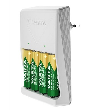 Cargador pilas 4 bahías AA / AAA con 4 baterías recargables AA 2600mAh