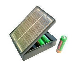 C-0102 CARGADOR SOLAR CEBEK 4 PILAS AA