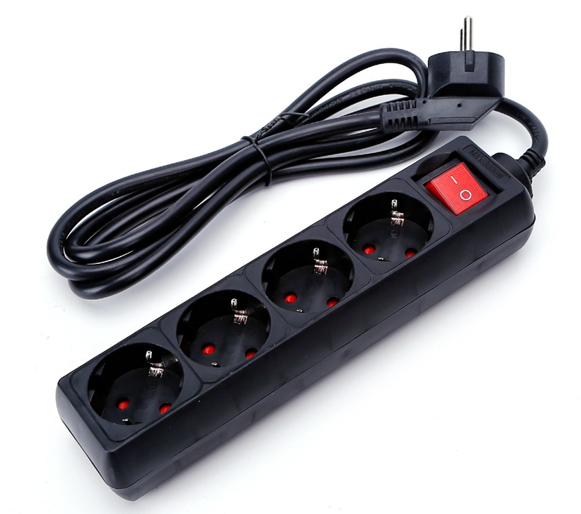 REGLETA DE 4 ENCHUFES NEGRA CON INTERRUPTOR Y CABLE