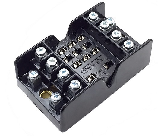 RALUX SOCKET RELAY B-30 3 CIRCUITS WITH TERMINALSRALUX SOCKE
