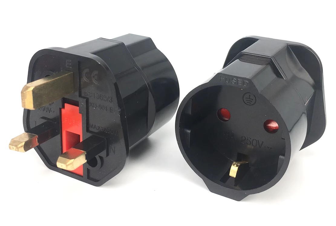 ADAPTADOR UK A EUROPA